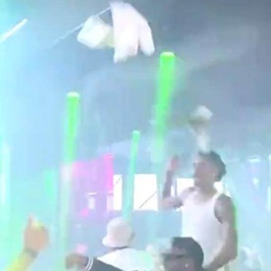 开云入口-损失五千万不悔改！莫兰特夜店撒钱哈登沃尔也干过