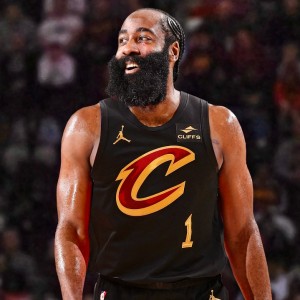 开云-哈登交易影响多大？骑士夺冠赔率从第八升第三 两大内线将被激活