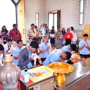 开云APP-泰国队集体拜佛祈求好运 希望世预赛首战取胜中国